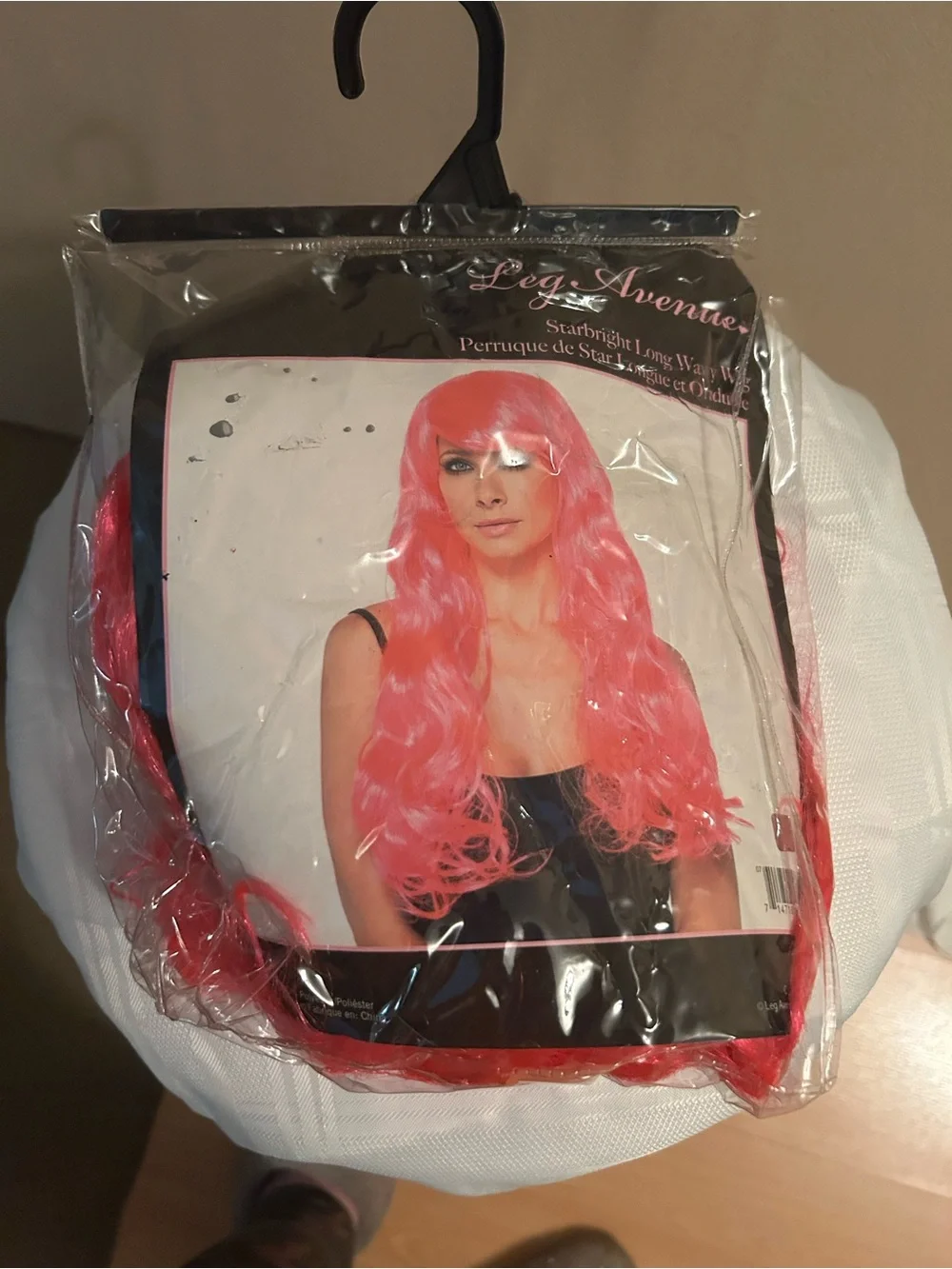 Halloween costume wig Leg Avenue Vibrant Pink Long Wavy Wig bangs